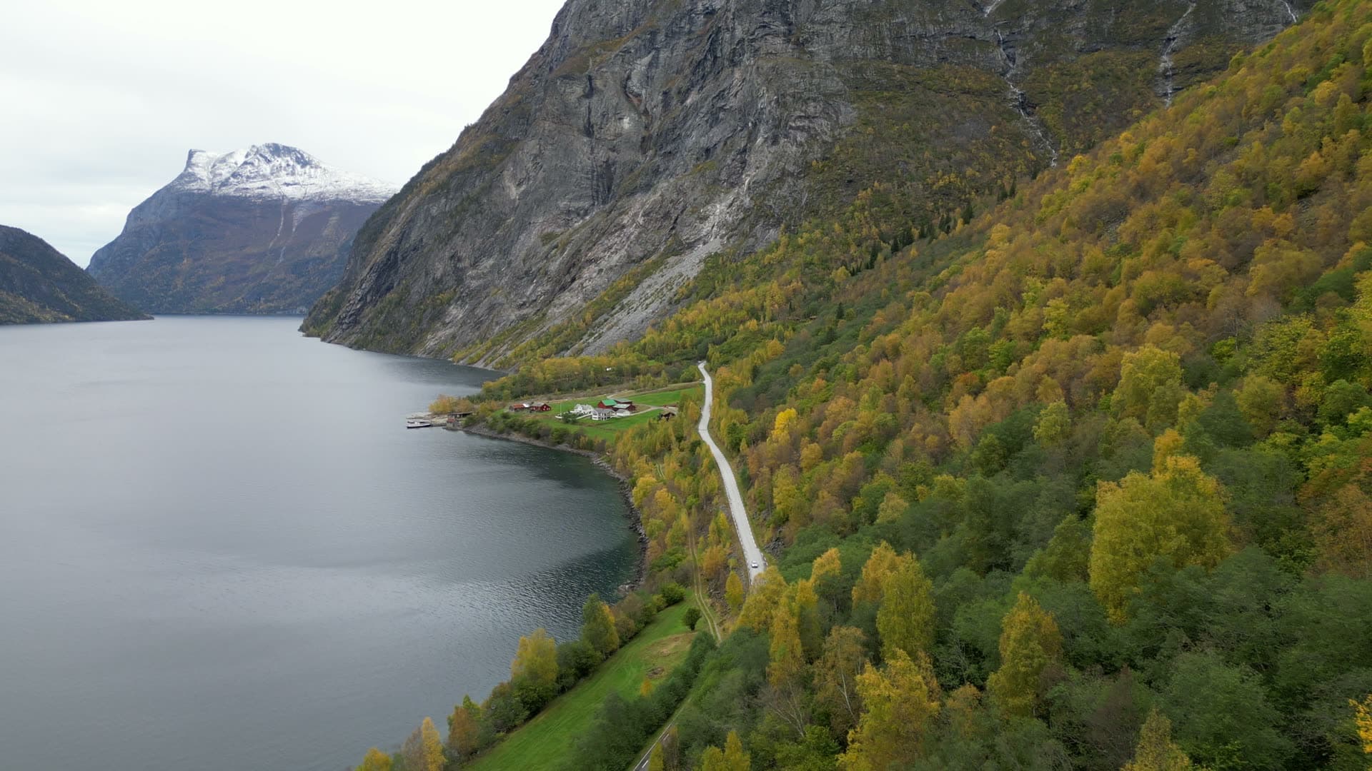 Vike, Eikesdalsvatnet, Eikesdal