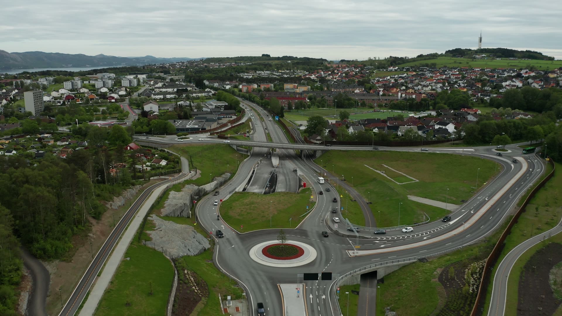 Highway interchange with tunnel and elevated overpass, Stavanger
