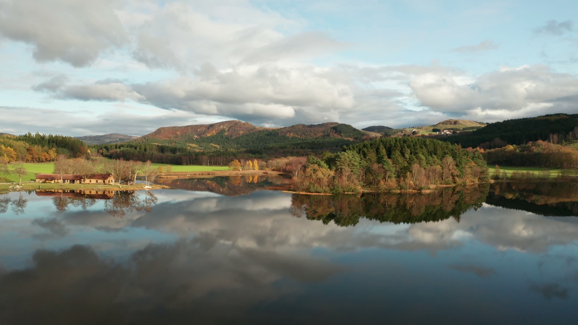 Mountain lake with forest reflection, Bråsteinvatnet