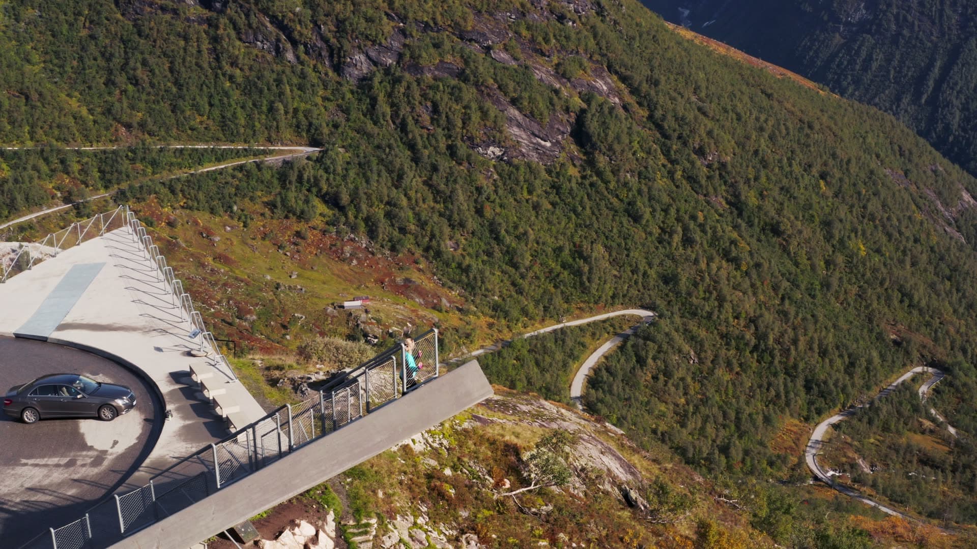 Mountain viewpoint with parking and fjord vista, Gaularfjellet