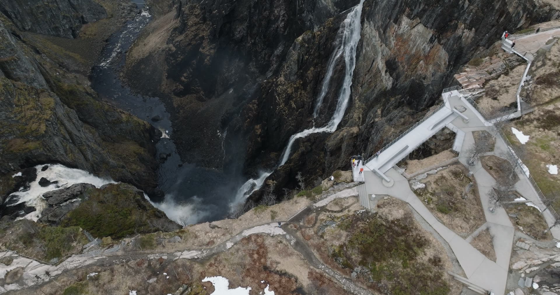 Waterfall cascading into deep mountain gorge, Vøringsfossen