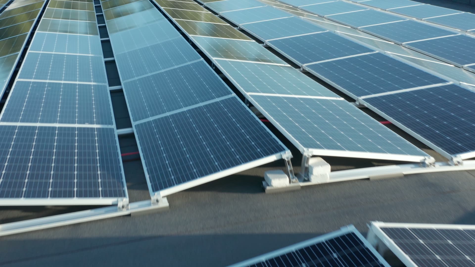 Rooftop solar panel array, Forus