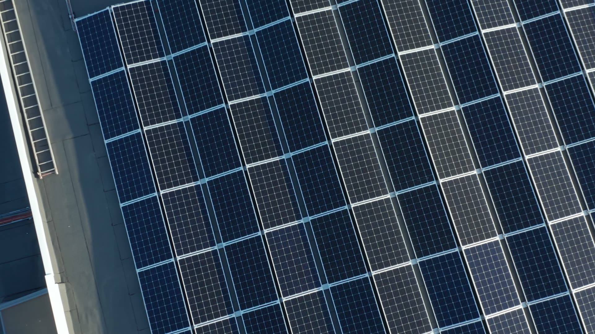 Large rooftop solar panel array, Moseid