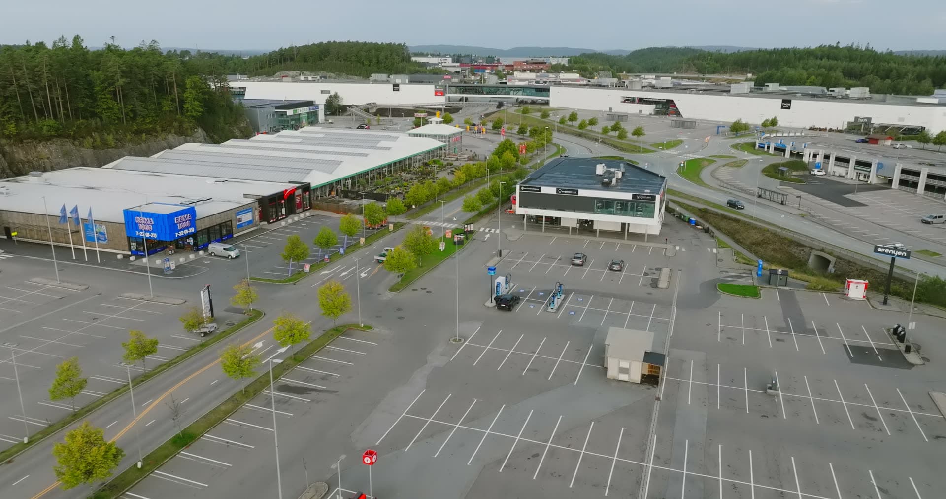 Retail complex anchor store with curved roofline, Sørlandsparken, Kristiansand, Norway